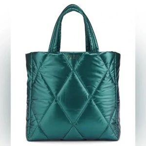 VS Victoria's Secret Puffer Tote Christmas Holiday 2022 Exclusive Metallic Green